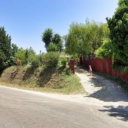 House In The Country Casă la țară