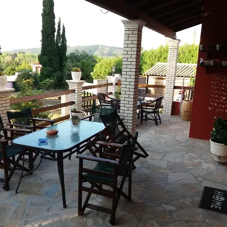 House In The Country Vátos